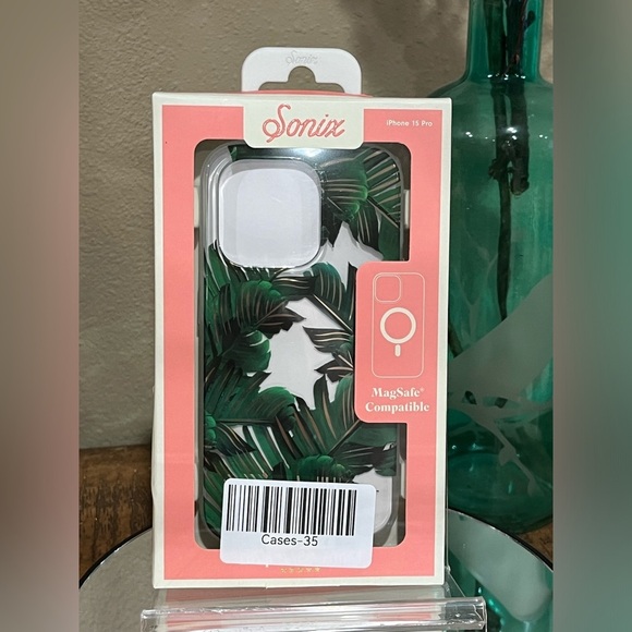 Sonix iPhone 15 Pro, Bahama pattern, new! - Picture 1 of 6